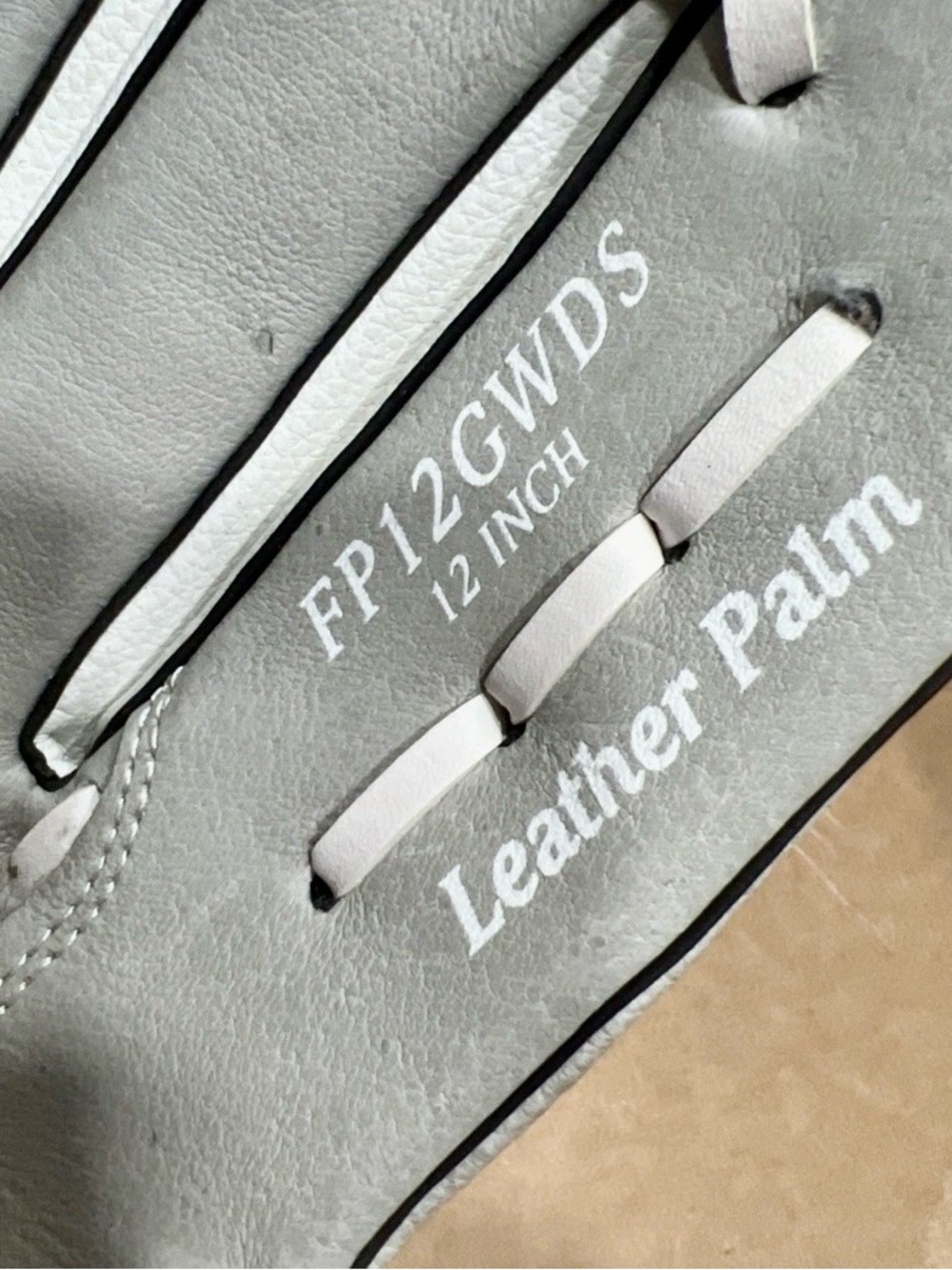 Rawlings Players Series Youth Fastpitch Softball Glove Gray White 12” RHT - Picture 4 of 9